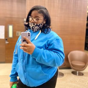 Meet your Posher, Azaria🦋